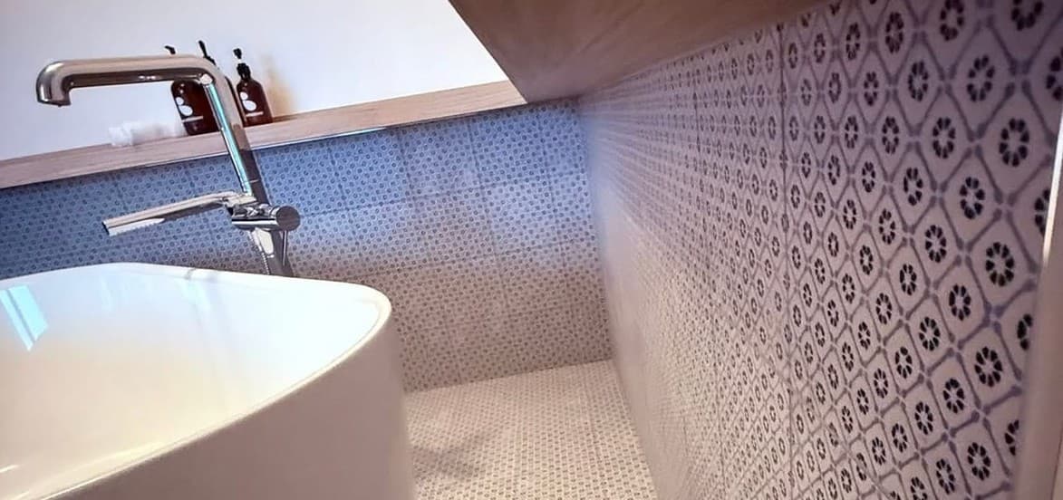 Salle de bain bleue