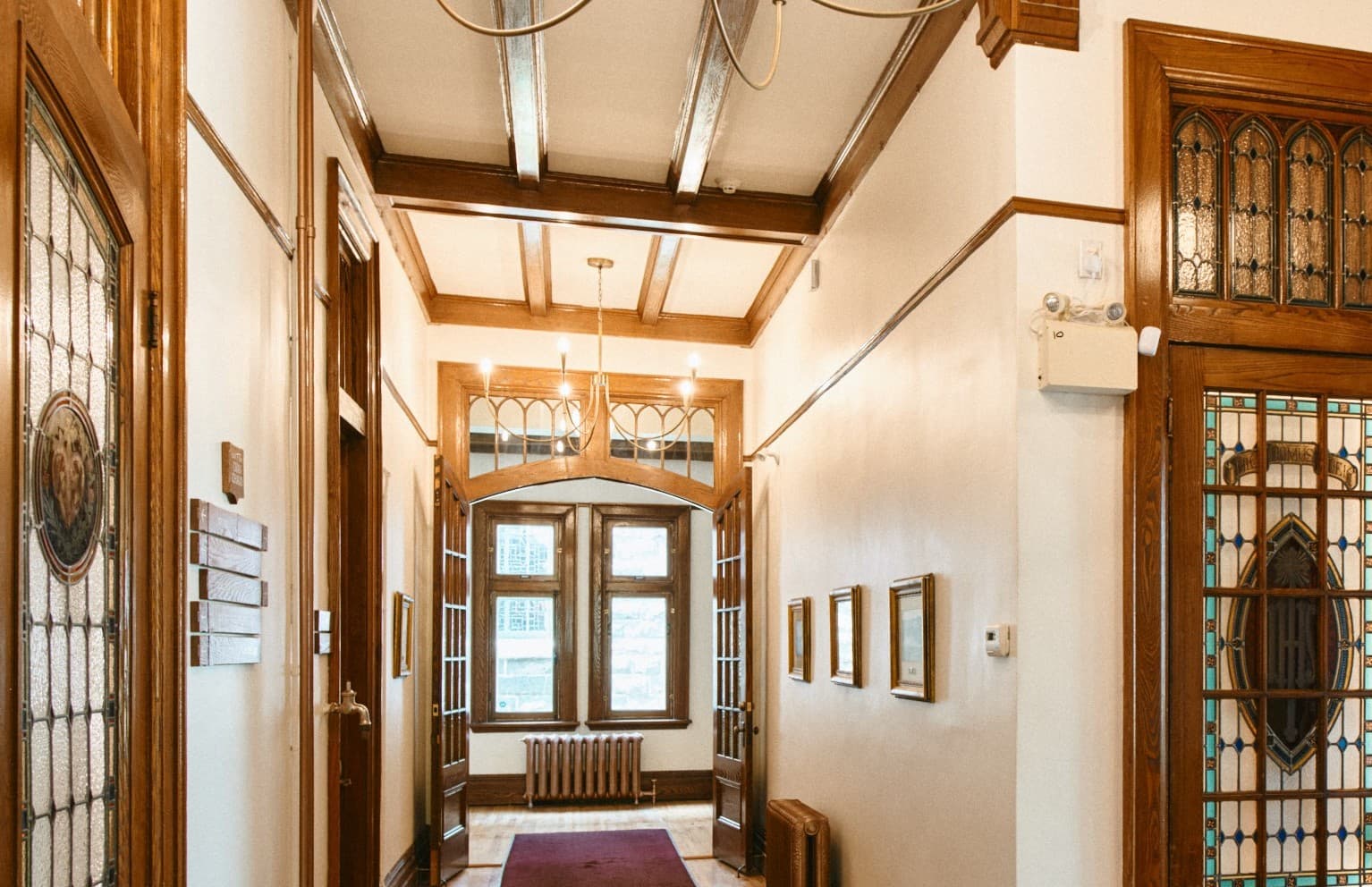 Commercial · Hôtel Cran Chaud Couloir d'entrée