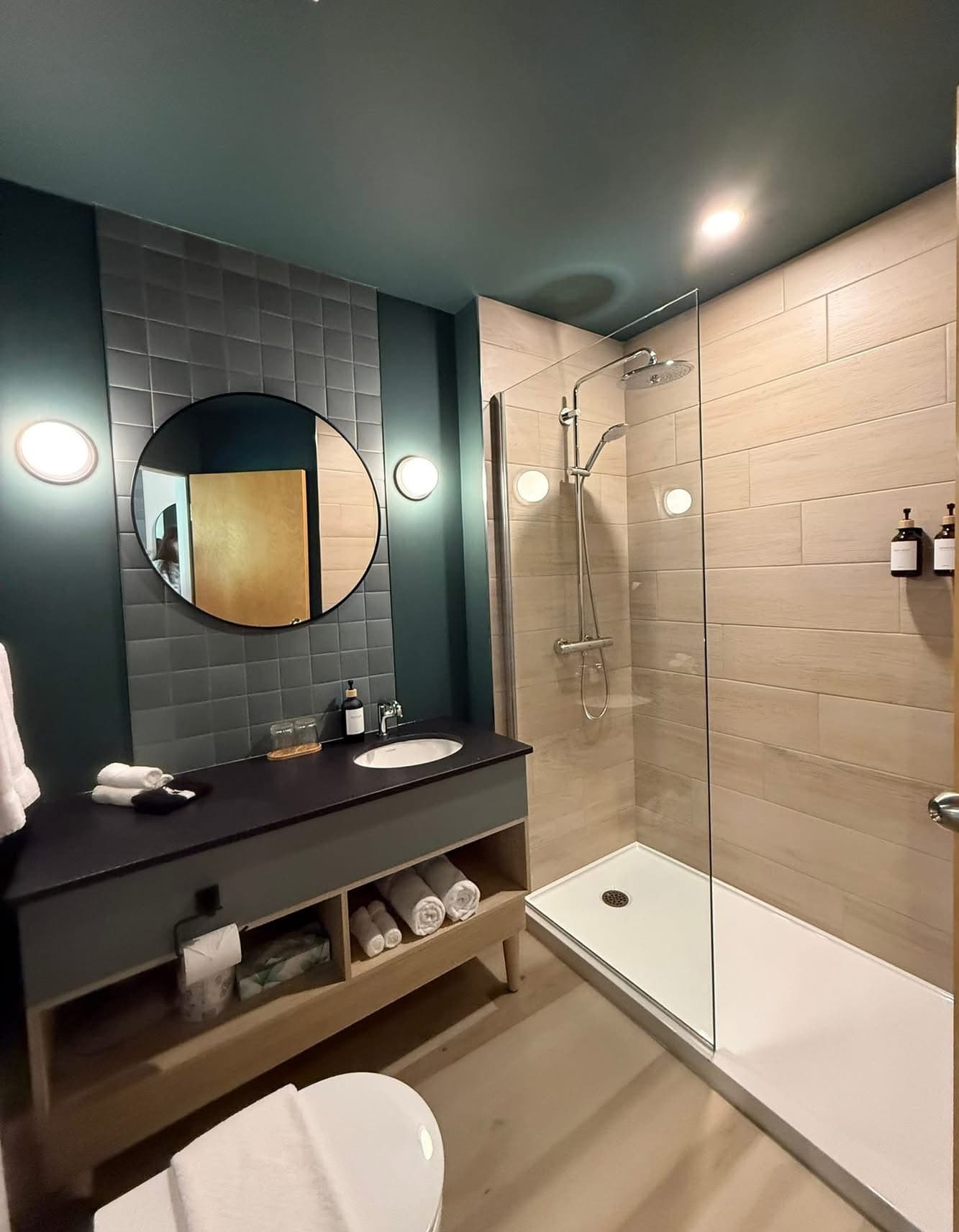 Salle de bain verte